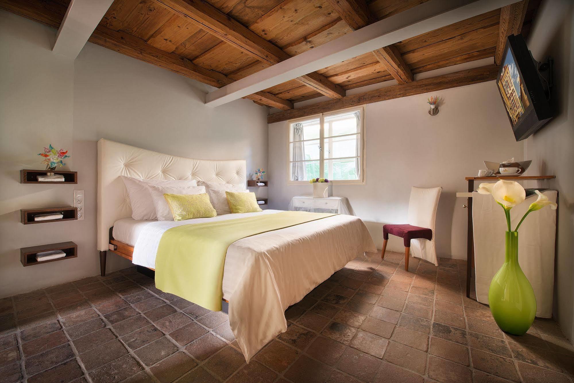 Design Hotel Neruda Prague Ngoại thất bức ảnh
